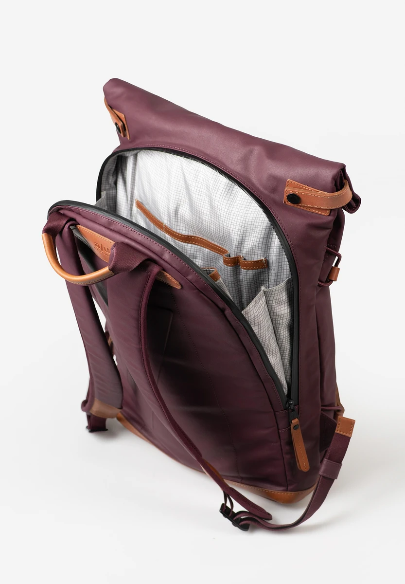 aunts & uncles Osaka Cherry Laquer bolso, vista trasera, en Bag-Age Berlin