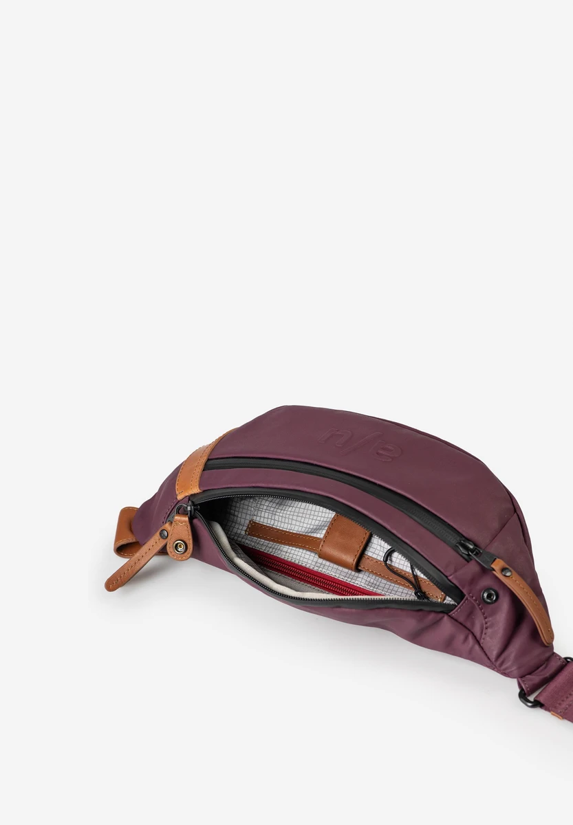 aunts & uncles Ichikawa Cherry Laquer bag, product image, at Bag-Age Berlin