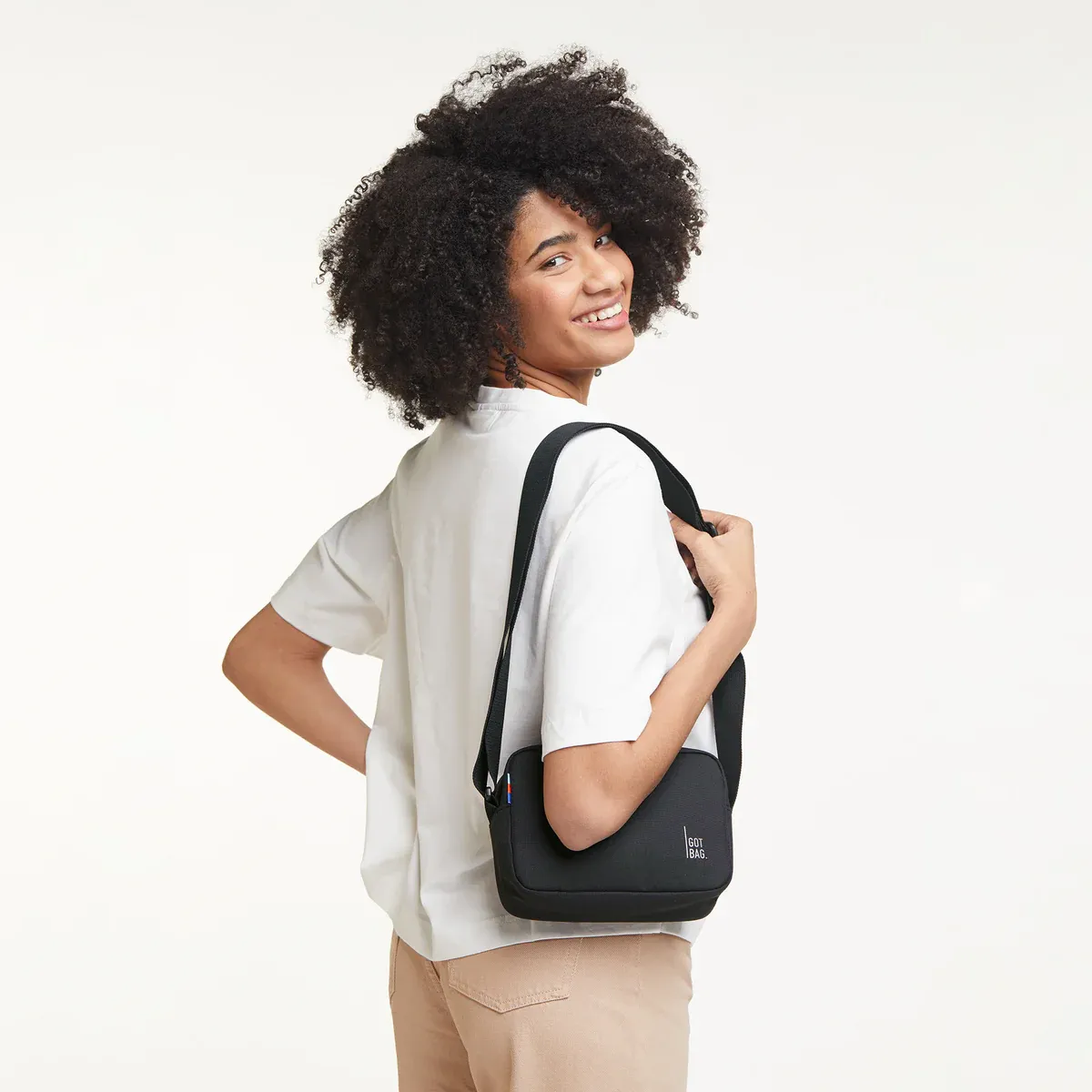 GOT BAG Crossbody Bag Black – foto lifestyle 2 | sostenibile | Bag-Age