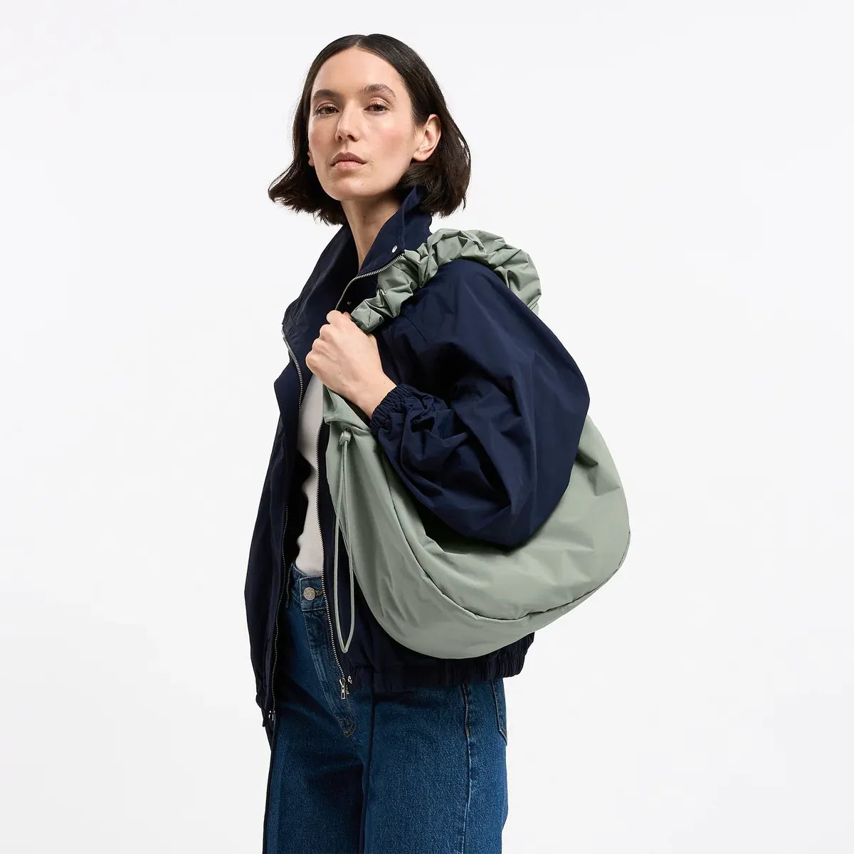 GOT BAG Moon Bag Ruffle Bass Monochrome – foto lifestyle 1 | sostenibile | Bag-Age