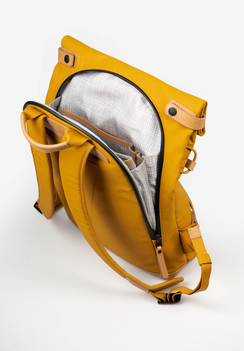 aunts & uncles Yokohama Amber bag, back view, at Bag-Age Berlin