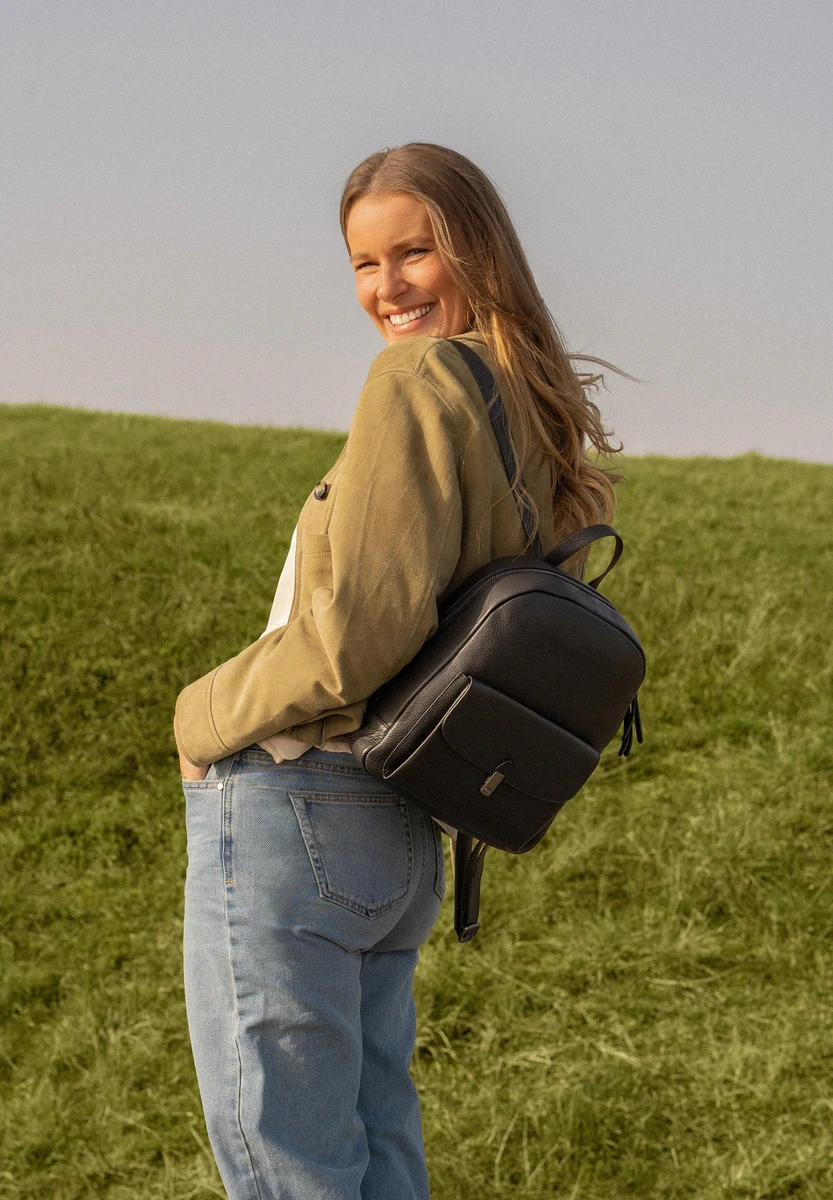 aunts & uncles Tender Black Dress Tasche, Rückansicht, bei Bag-Age Berlin kaufen