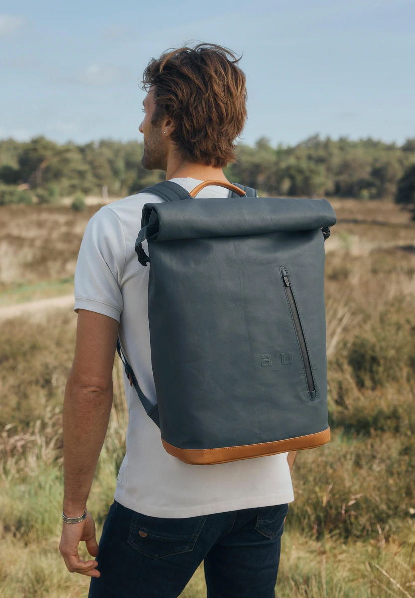 aunts & uncles Matsuyama Cosmic Void bolso, vista trasera, en Bag-Age Berlin