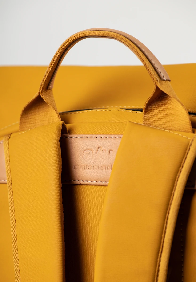 aunts & uncles Fukui Amber bag, back view, at Bag-Age Berlin