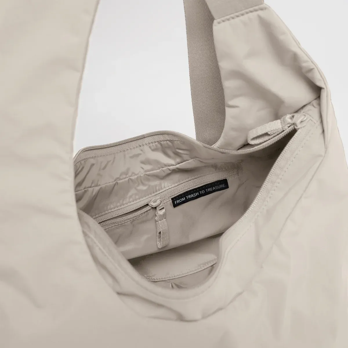 GOT BAG Full Moon Bag Soft Shell Monochrome – side view | sustainable | Bag-Age