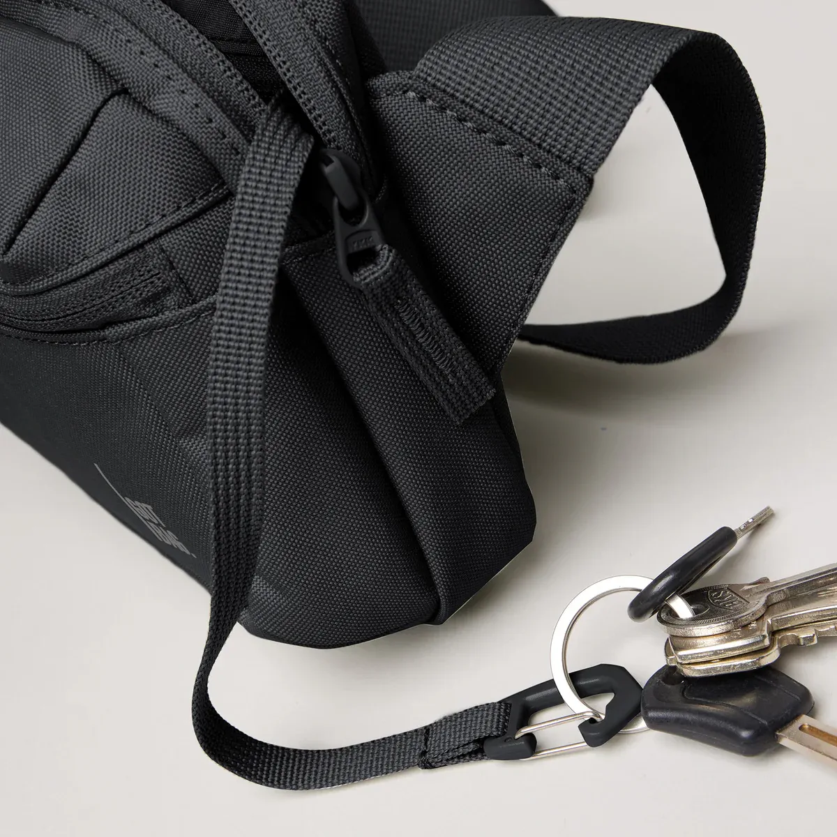 GOT BAG Sling Bag Black – Detailansicht | nachhaltig | Bag-Age