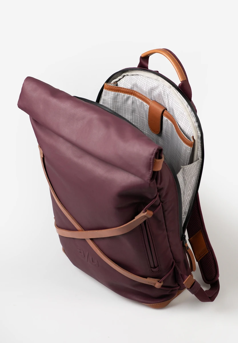 aunts & uncles Osaka Cherry Laquer bolso, vista trasera, en Bag-Age Berlin
