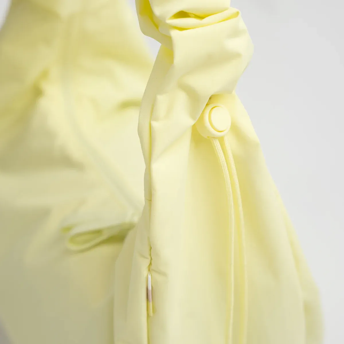 GOT BAG Moon Bag Ruffle Sea Lemon Monochrome – vue détail | durable | Bag-Age
