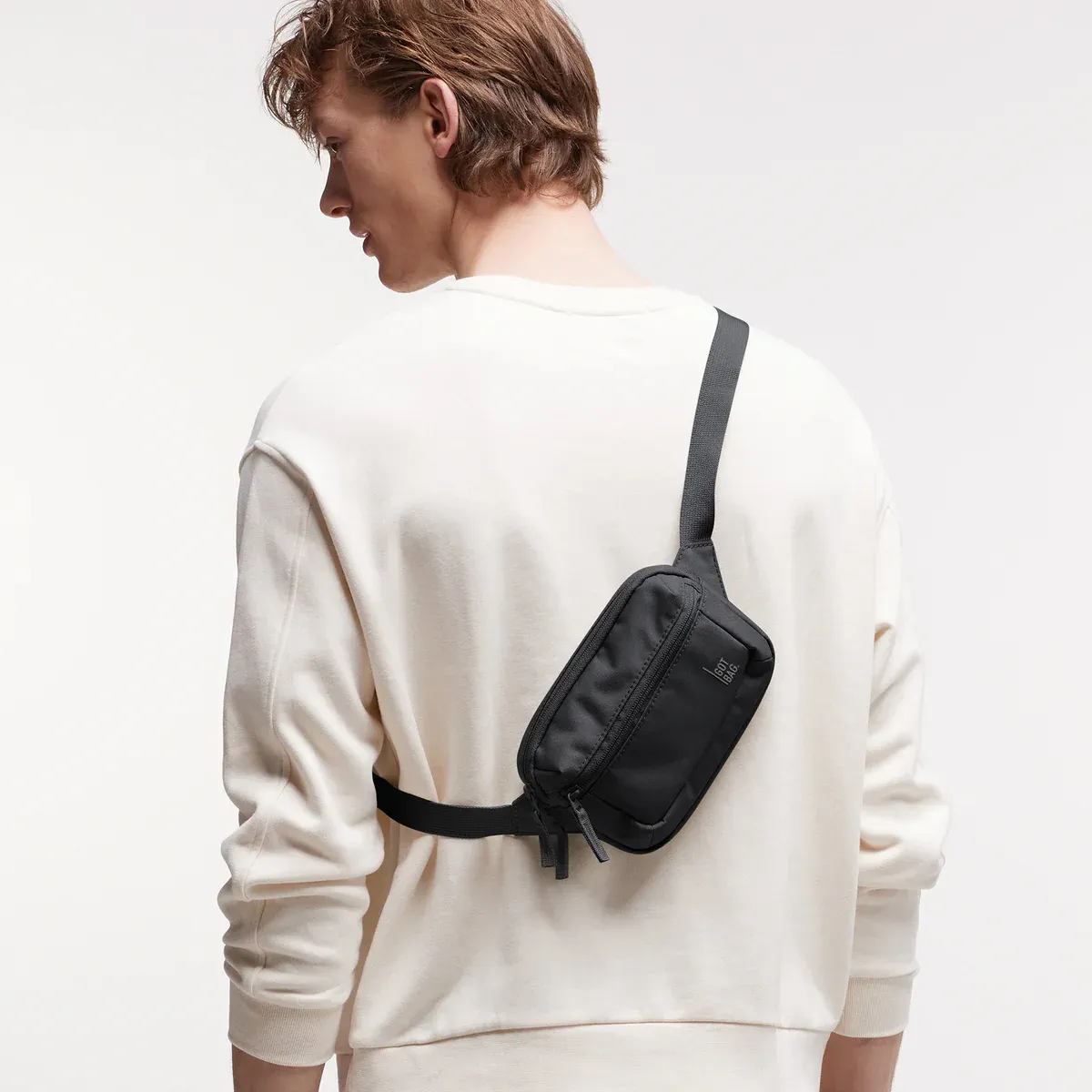 GOT BAG Sling Bag Small Black – lifestyle photo 1 | sustainable | Bag-Age