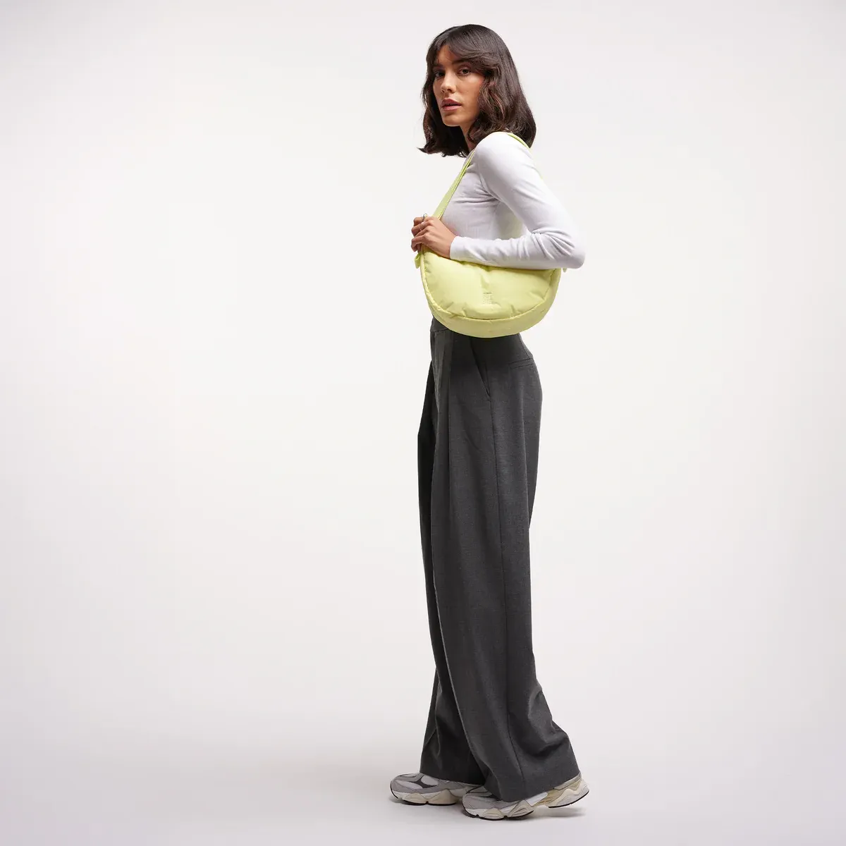 GOT BAG Cloud Moon Bag Small Sea Lemon Monochrome – lifestyle photo 3 | sustainable | Bag-Age