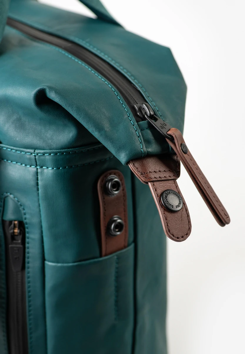 aunts & uncles Morioka Transformative Teal tas, achteraanzicht, bij Bag-Age Berlin