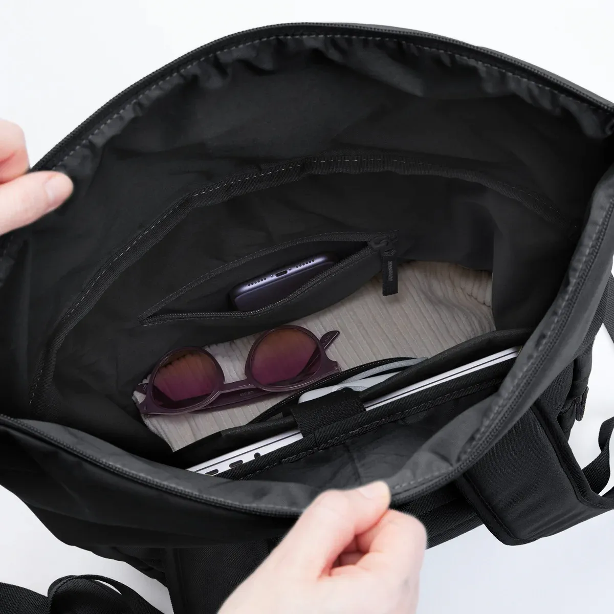 GOT BAG Rolltop Easy Black – imagem de produto 3 | sustentável | Bag-Age