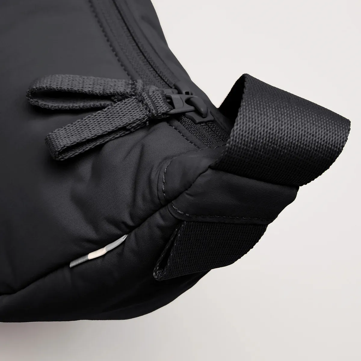 GOT BAG Cloud Moon Bag Small Black Monochrome – vista dettaglio | sostenibile | Bag-Age