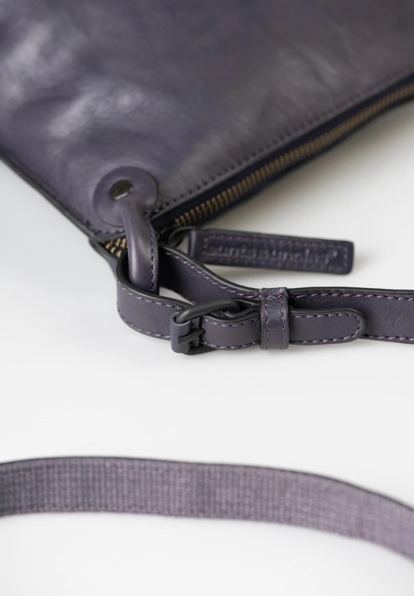 aunts & uncles Mrs. Chocolate Cookie Velvet Tasche, Produktbild, bei Bag-Age Berlin kaufen