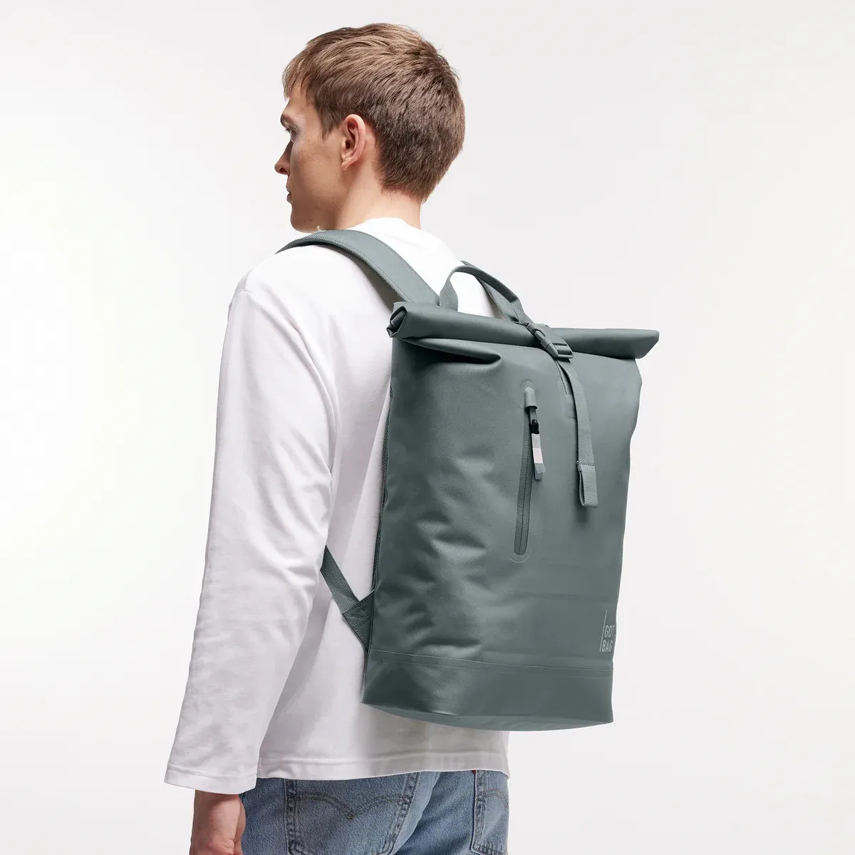 GOT BAG Rolltop Lite 2.0 Basalt Monochrome – lifestylefoto 1 | duurzaam | Bag-Age