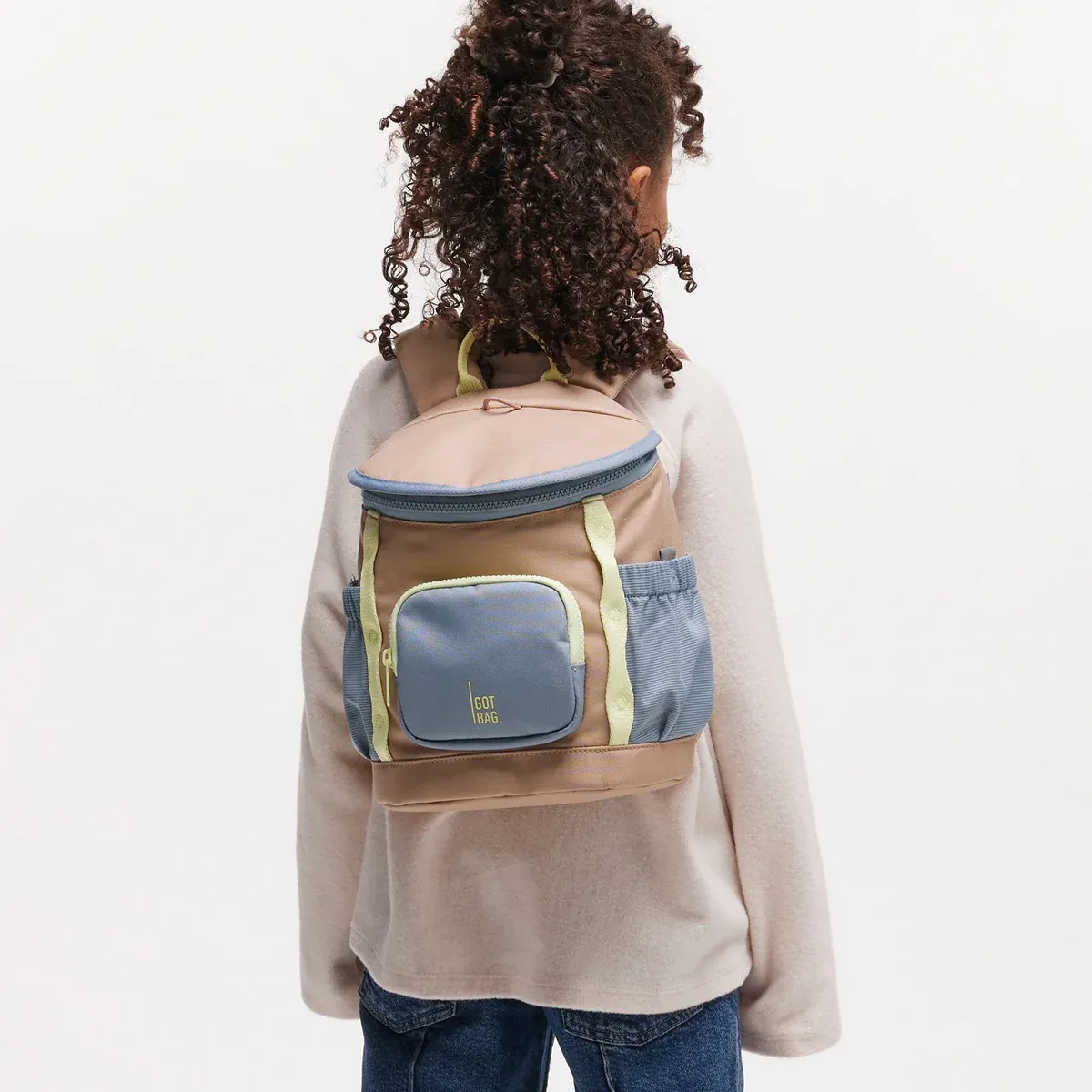 GOT BAG Kids Adventure Daypack Sandbar Multi – foto lifestyle 2 | sustentável | Bag-Age