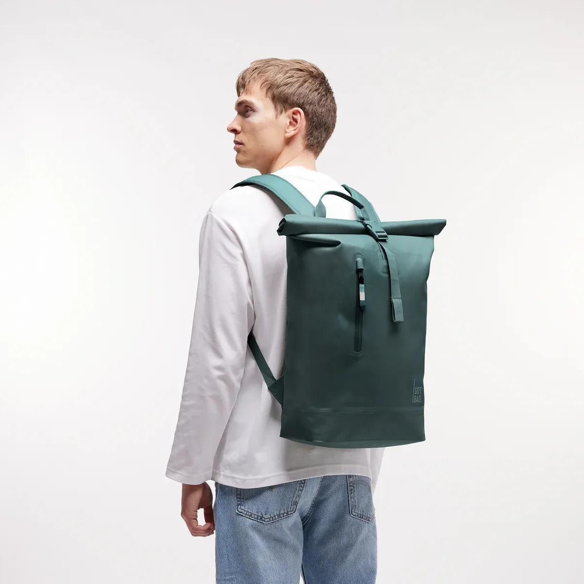 GOT BAG Rolltop Lite 2.0 Sea Teal Monochrome – lifestyle photo 1 | sustainable | Bag-Age