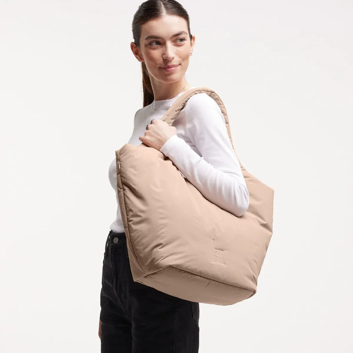 GOT BAG Cloud Tote Bag Sandbar Monochrome – photo lifestyle 1 | durable | Bag-Age