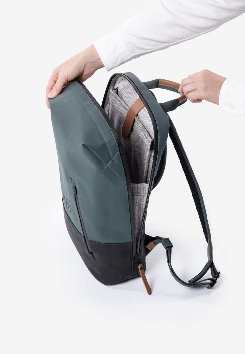 aunts & uncles Tsu Cosmic Void bag, back view, at Bag-Age Berlin