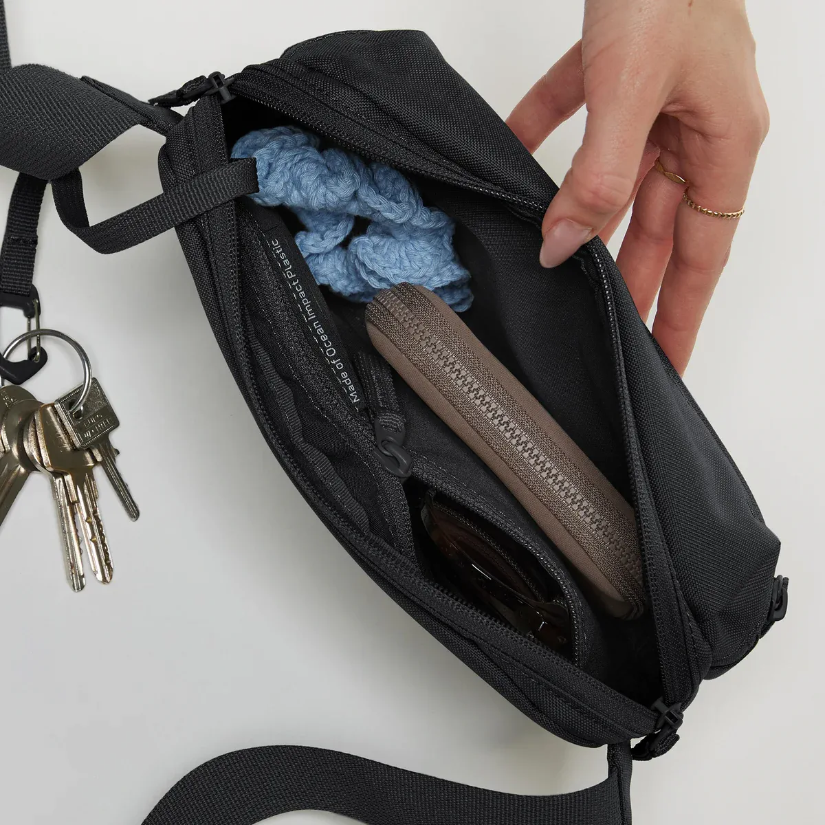 GOT BAG Sling Bag Black – geöffnet | nachhaltig | Bag-Age