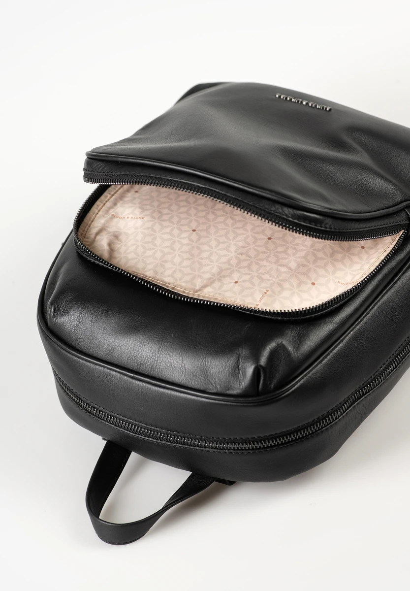 aunts & uncles Coco Jet Black bag, back view, at Bag-Age Berlin