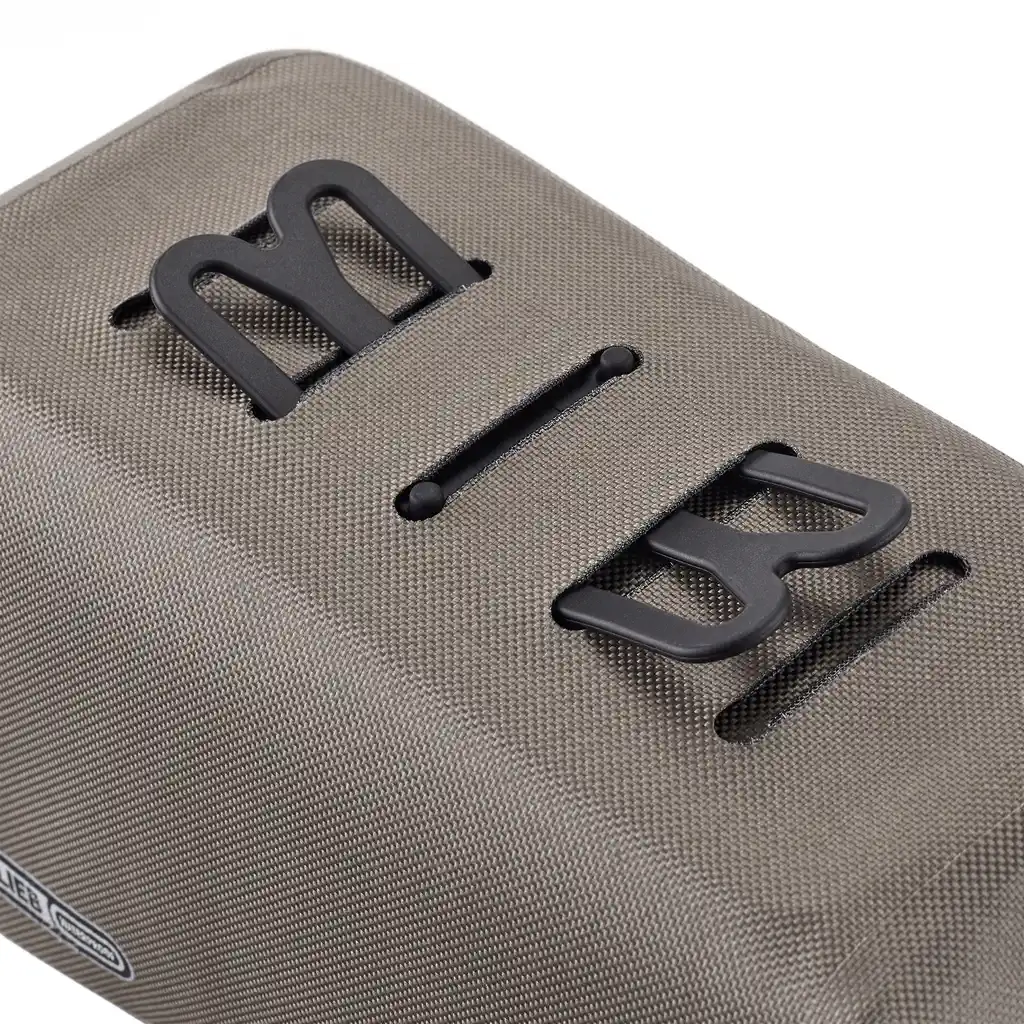 ORTLIEB Toptube-Bag Dark Sand Top Tube Bag, Detailansicht, bei Bag-Age