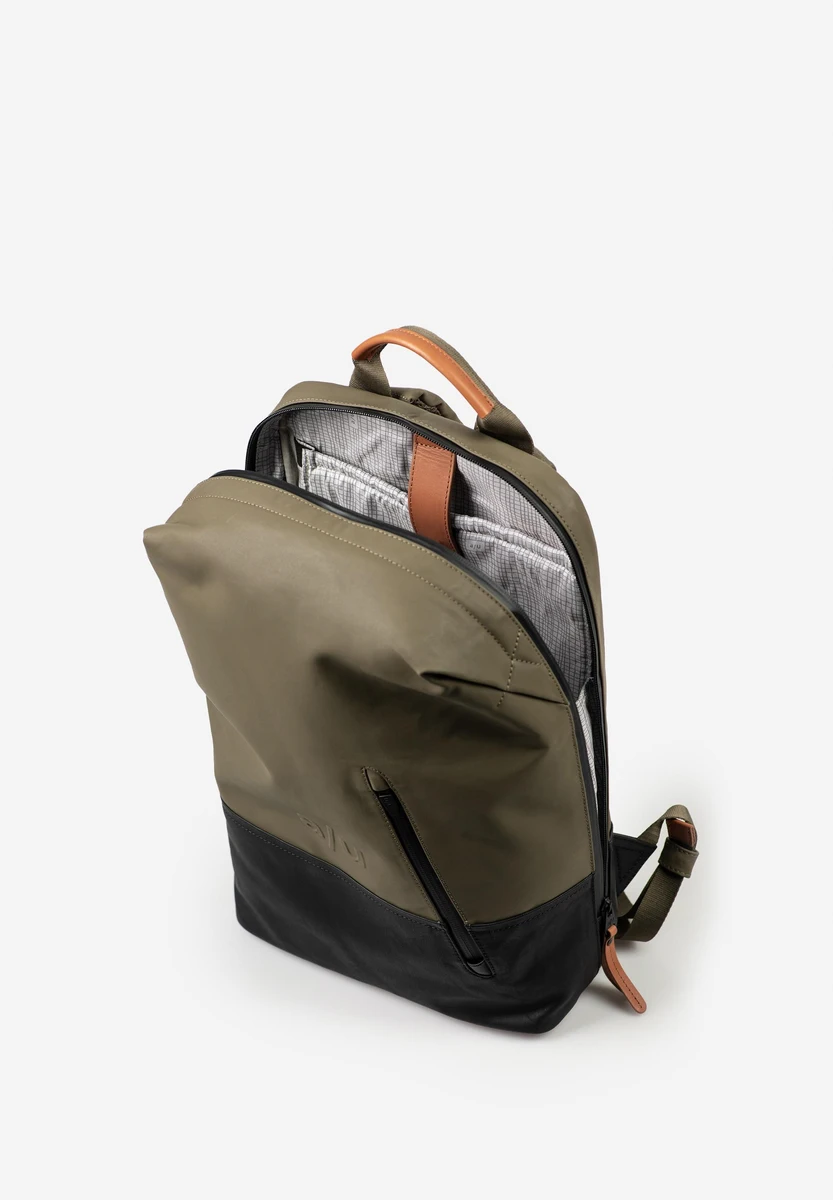 aunts & uncles Tsu Fallen Rock bag, back view, at Bag-Age Berlin