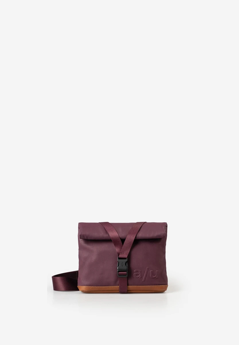 aunts & uncles Tsu Cherry Laquer tas, vooraanzicht, bij Bag-Age Berlin