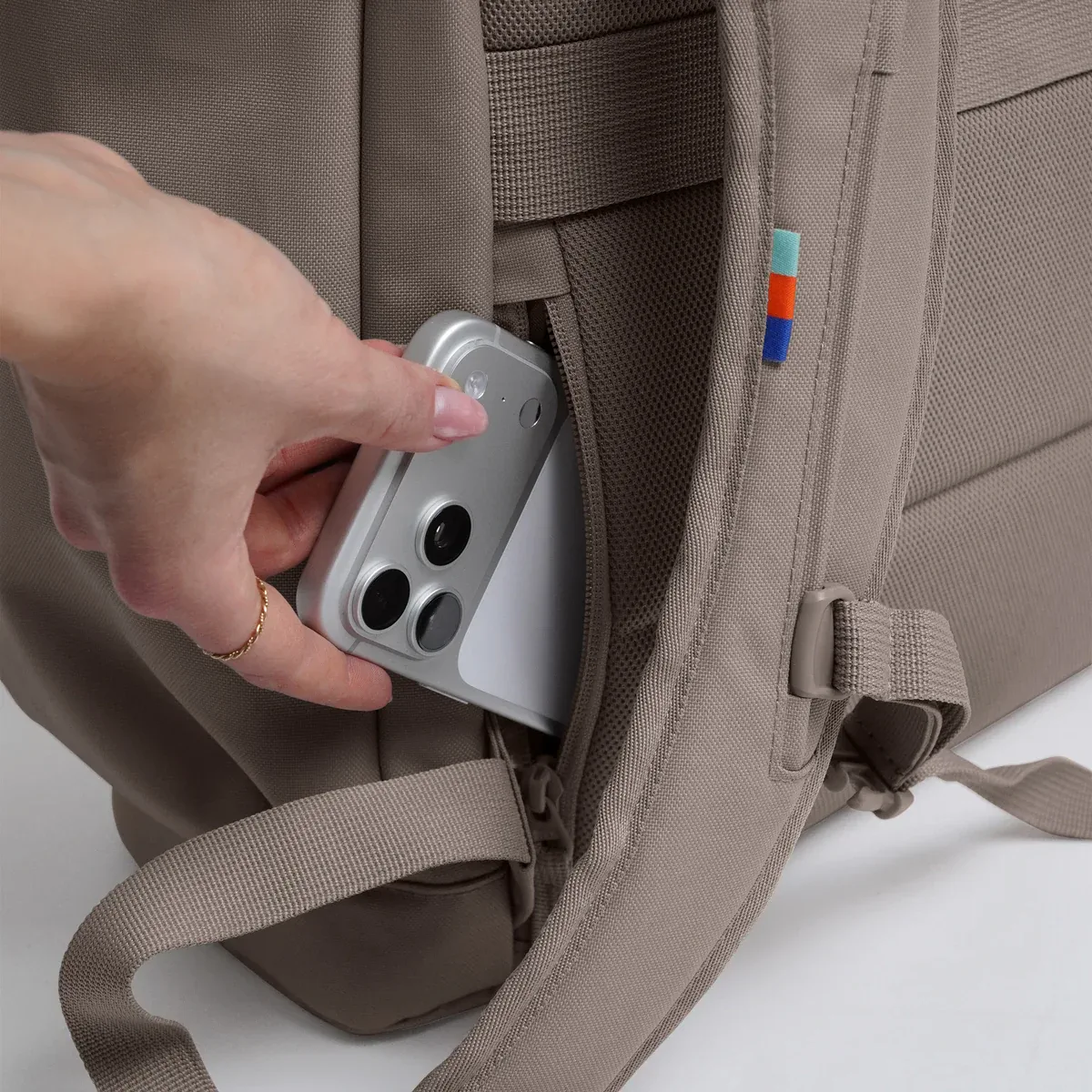 GOT BAG Flap Pack Large Oyster – Produktbild | nachhaltig | Bag-Age