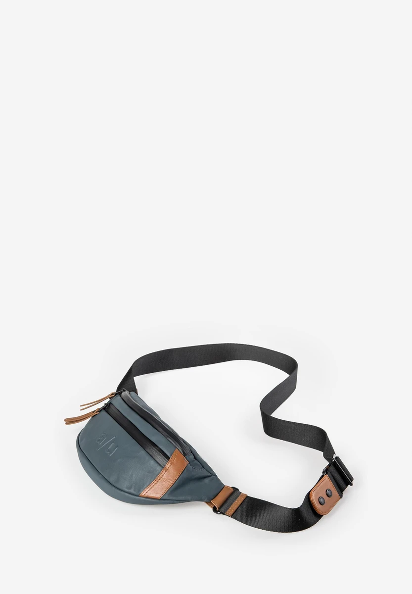 aunts & uncles Ichikawa Cosmic Void bag, product image, at Bag-Age Berlin