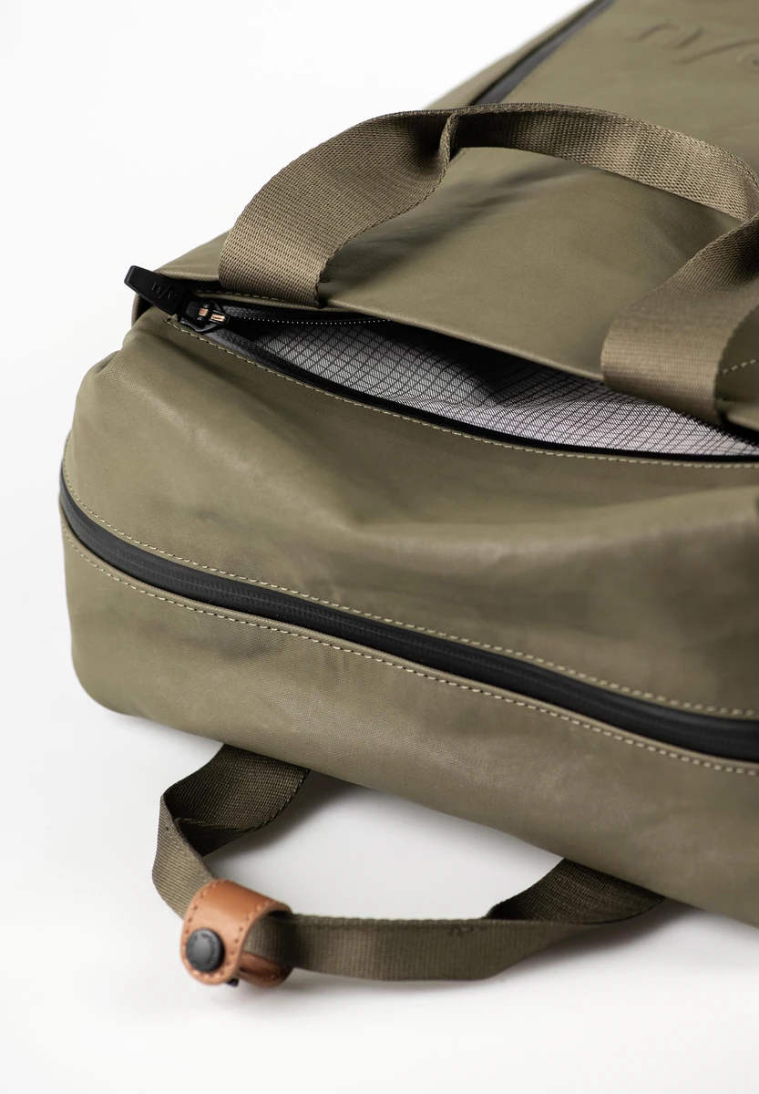 aunts & uncles Morioka Fallen Rock bag, back view, at Bag-Age Berlin