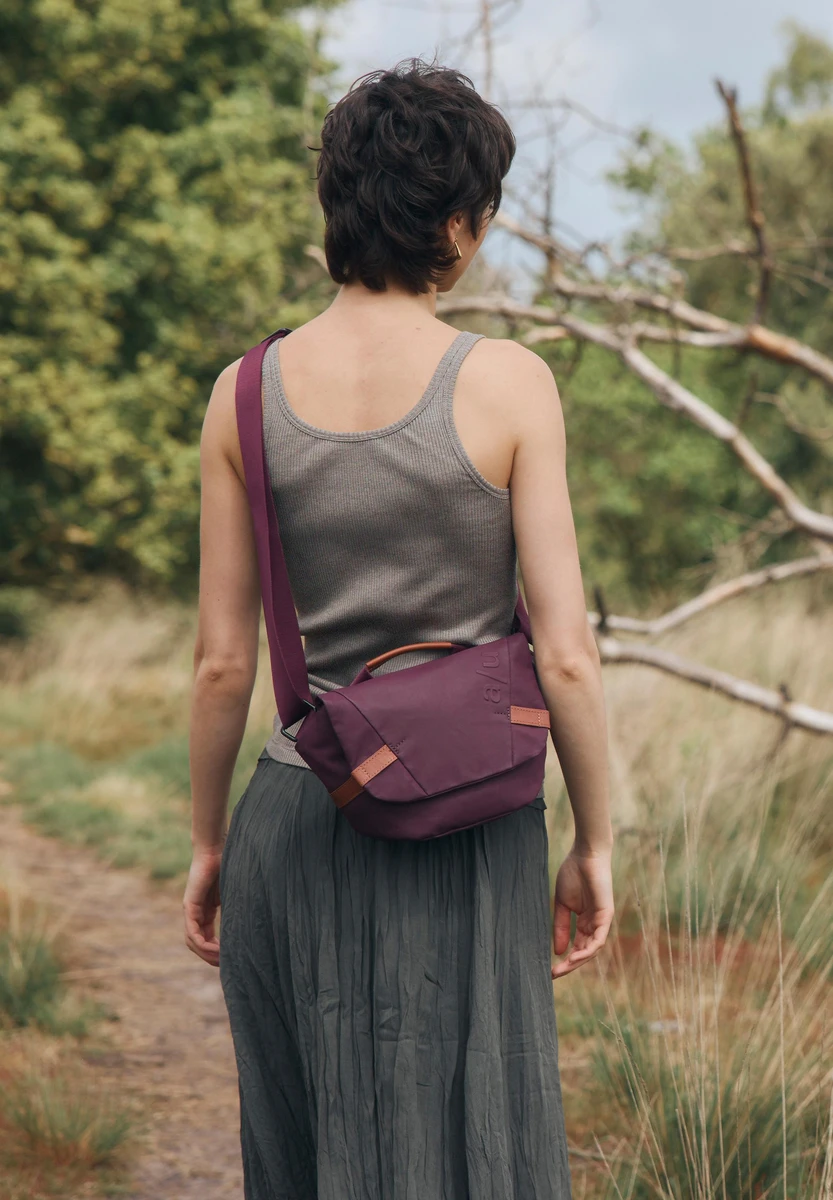 aunts & uncles Kazo Cherry Laquer bag, product image, at Bag-Age Berlin