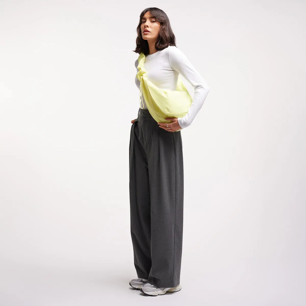 GOT BAG Moon Bag Ruffle Sea Lemon Monochrome – photo lifestyle 4 | durable | Bag-Age