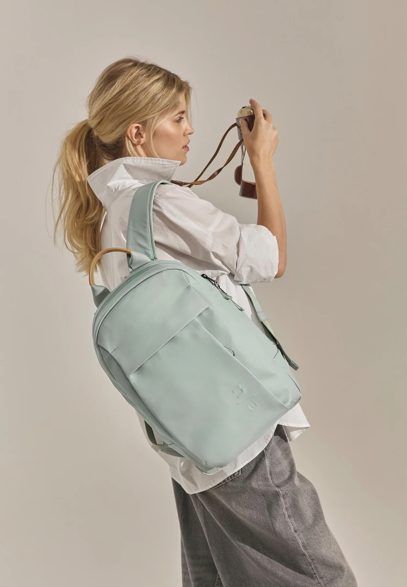 aunts & uncles Toshimoi RE Sage Green bolso, vista trasera, en Bag-Age Berlin