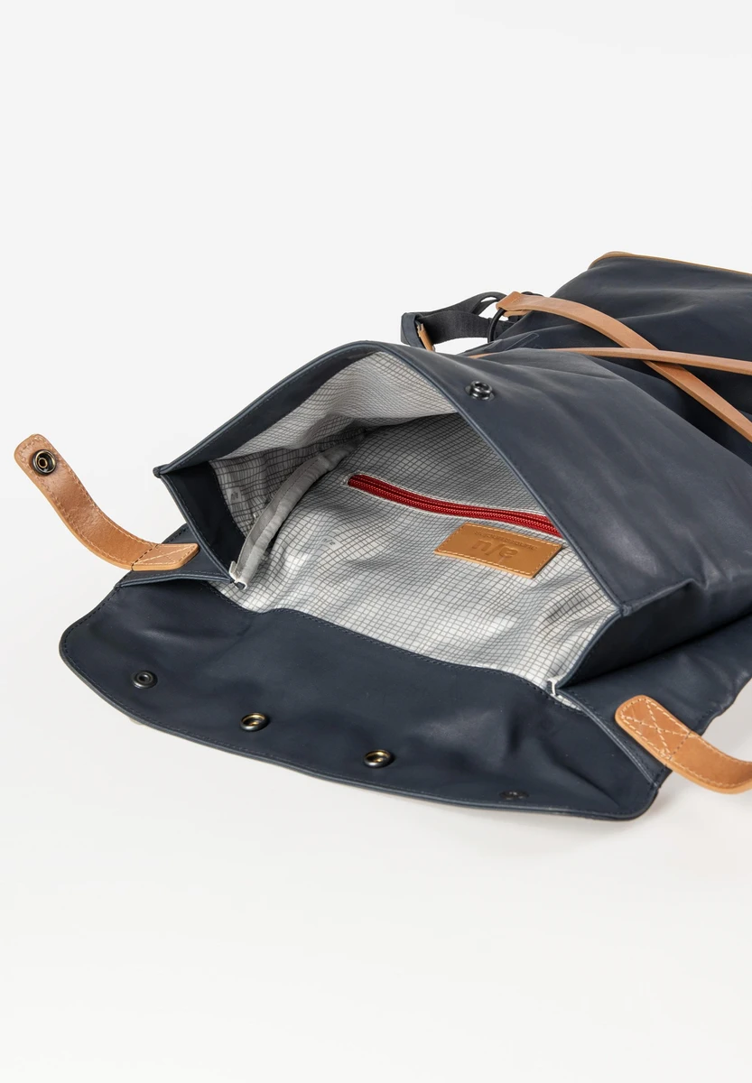 aunts & uncles Yokohama Night Blue bag, back view, at Bag-Age Berlin