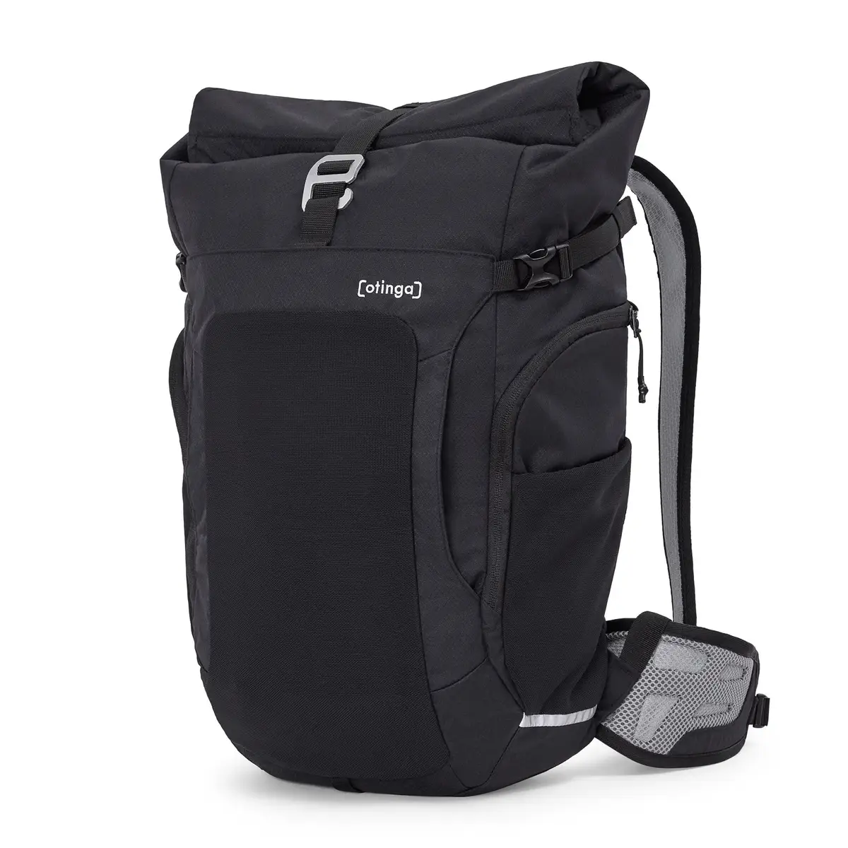 otinga Flow schwarz, Volumen 23L, mit Laptopfach, Fair-Trade-zertifiziert.