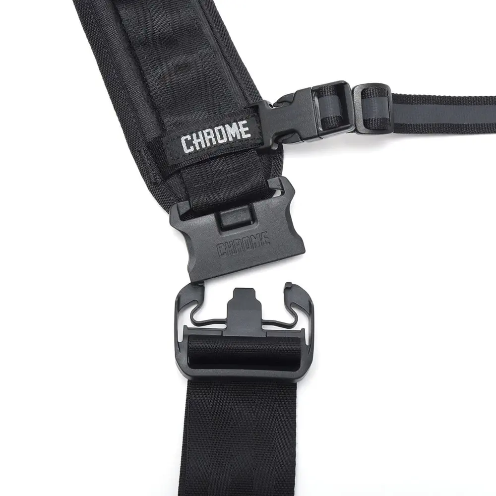 Chrome Industries Kadet Max WP Sling – Schnalle im Detail