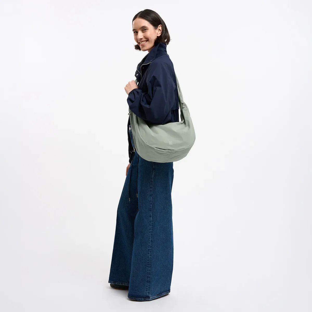 GOT BAG Moon Bag Ruffle Bass Monochrome – foto lifestyle 2 | sostenibile | Bag-Age