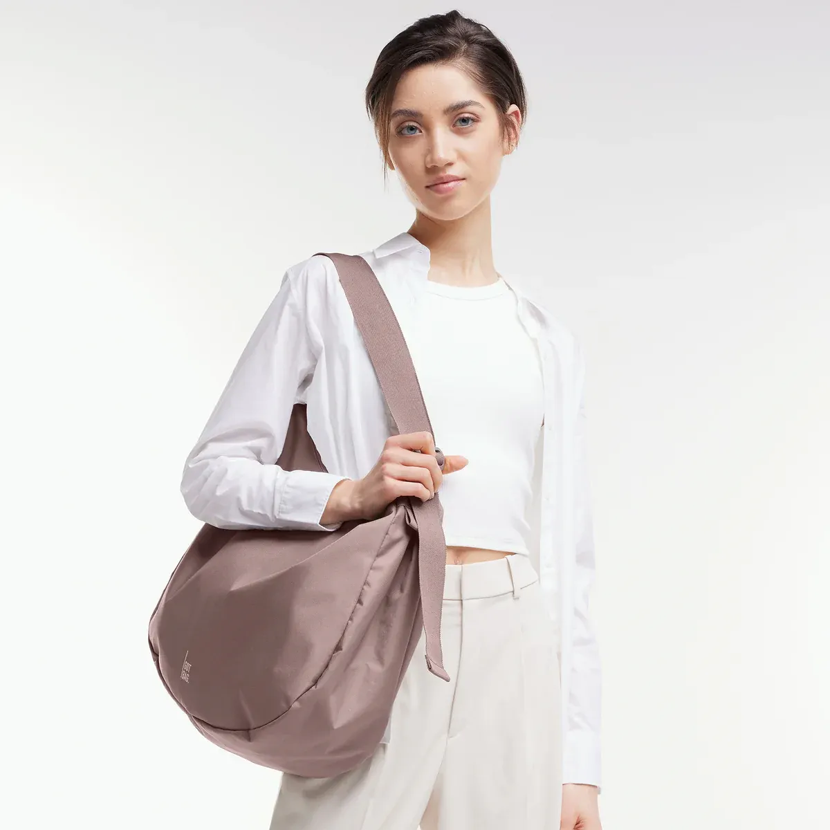 GOT BAG Curved Bag Blobfish Monochrome – photo lifestyle 1 | durable | Bag-Age