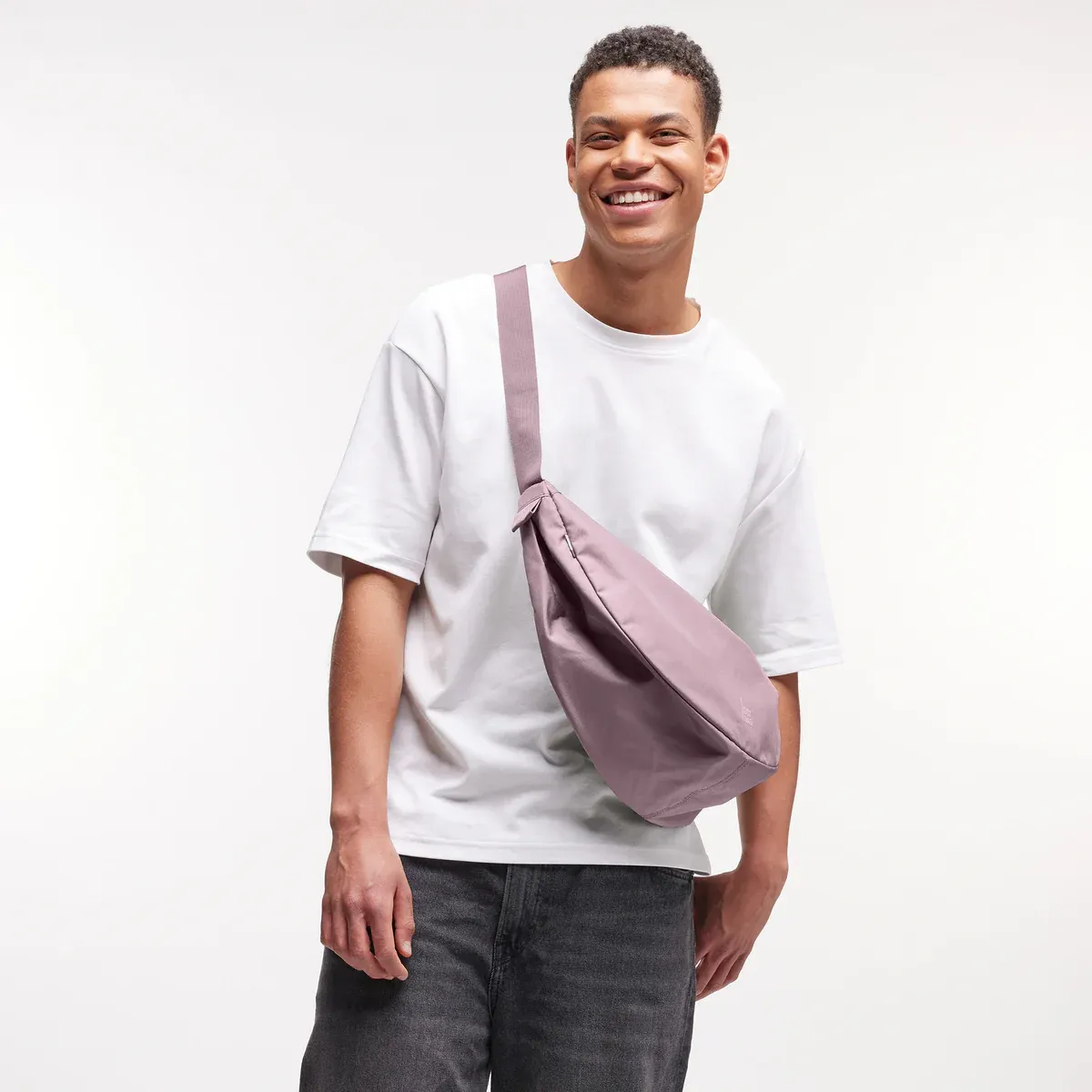 GOT BAG Moon Bag Large Calamary Monochrome – foto lifestyle 2 | sustentável | Bag-Age