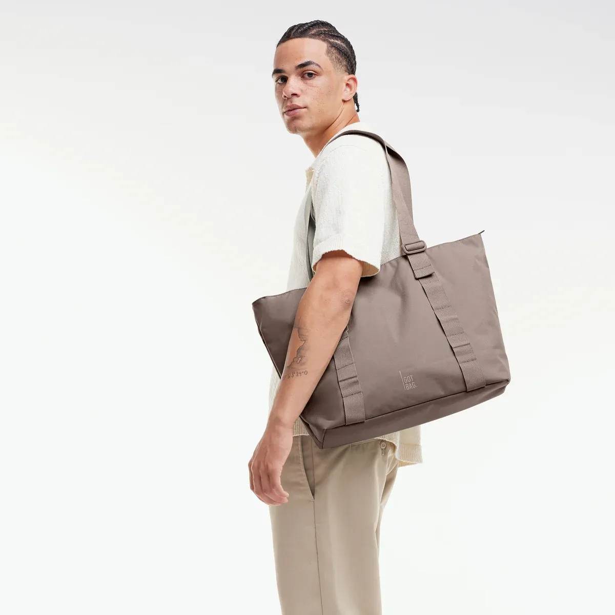 GOT BAG Tote Bag Oyster Monochrome – photo lifestyle 2 | durable | Bag-Age