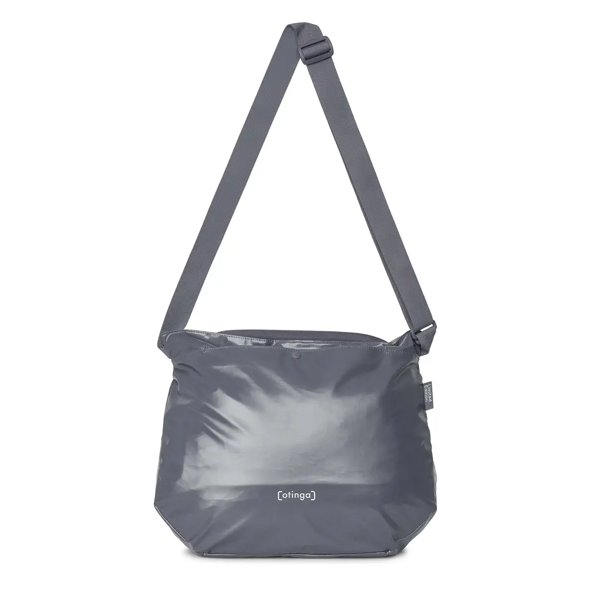otinga Shopper V3 shiny-graphit-grau, tessuto PES riciclato, rivestito in PU, 100% impermeabile, zaino bei Bag-Age Berlin.