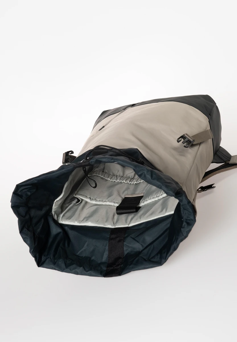 aunts & uncles Niyodo RE Driftwood Tasche, Rückansicht, bei Bag-Age Berlin kaufen