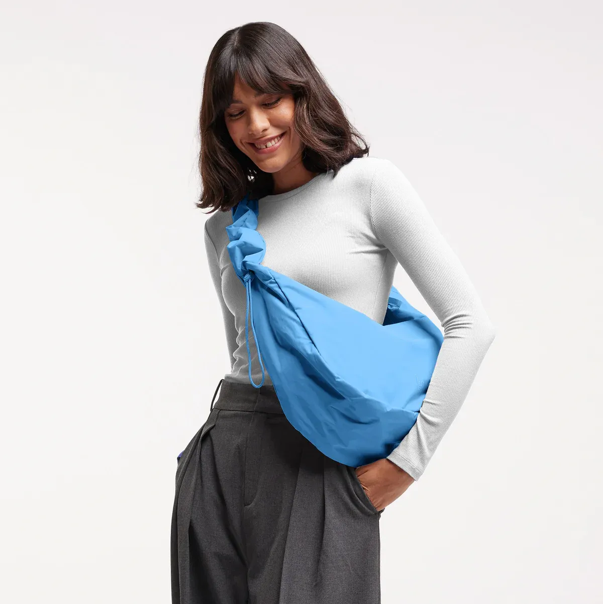 GOT BAG Moon Bag Ruffle Aqua Monochrome – photo lifestyle 3 | durable | Bag-Age