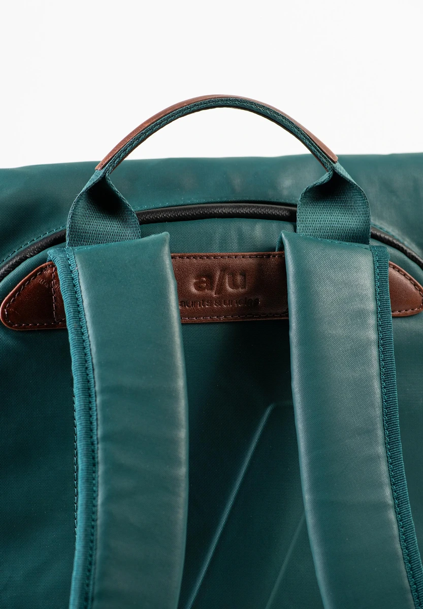 aunts & uncles Wakayama Transformative Teal saco, vista traseira, na Bag-Age Berlin