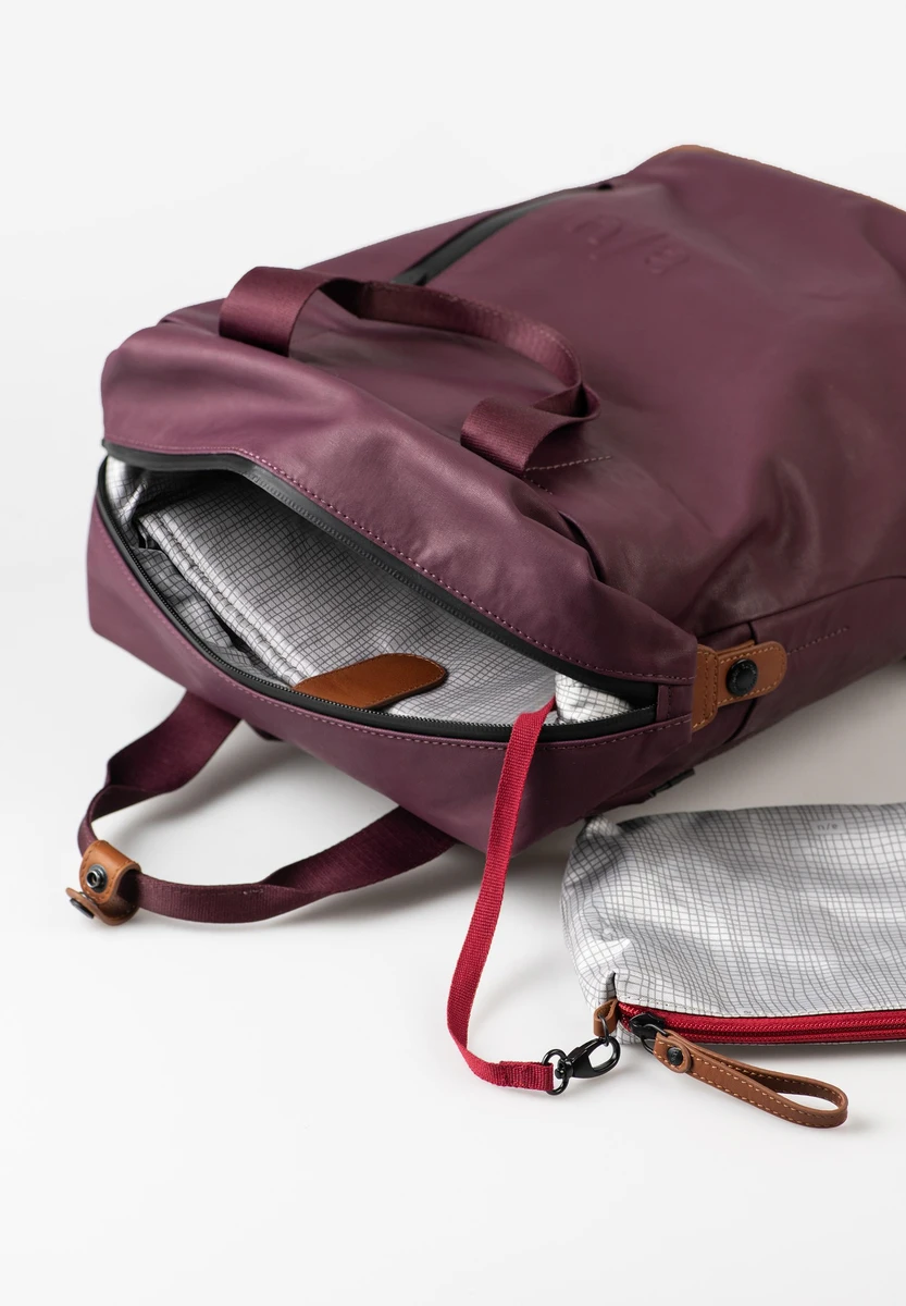 aunts & uncles Morioka Cherry Laquer borsa, vista posteriore, da Bag-Age Berlin