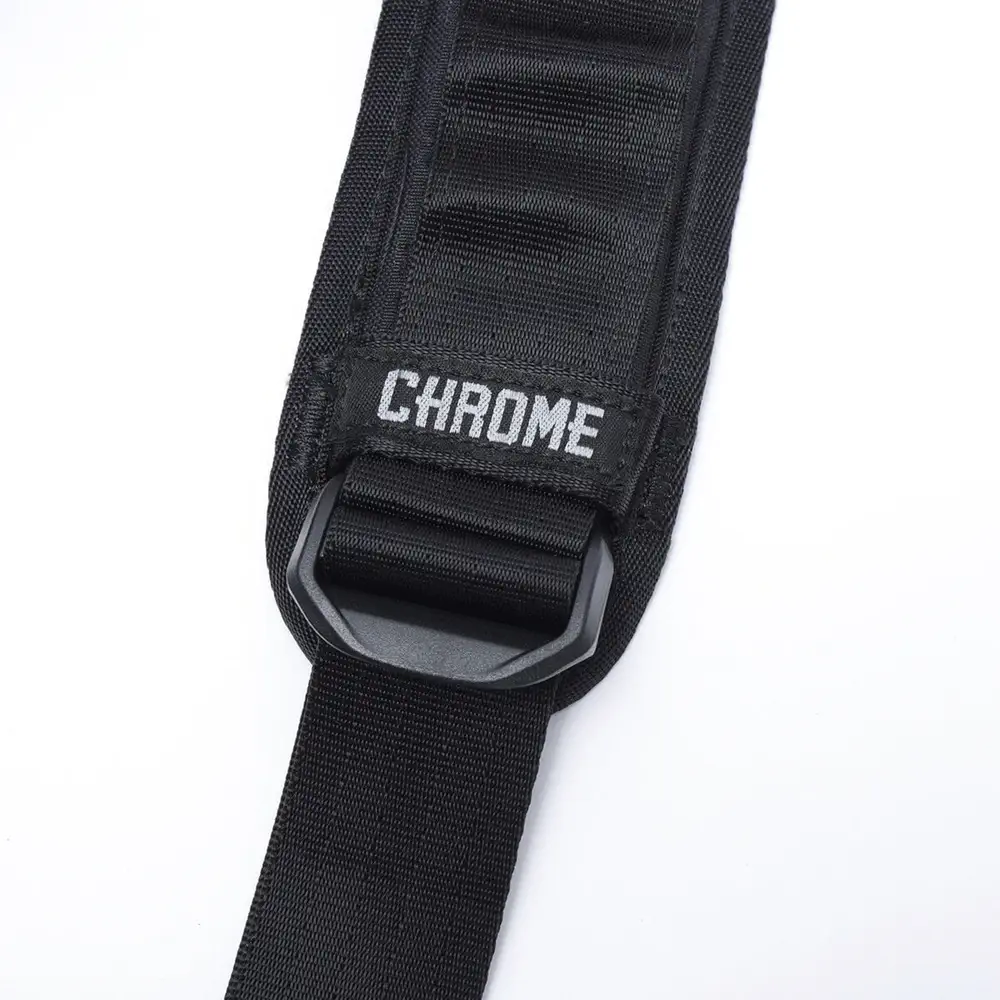 Chrome Industries Mini Kadet WP Sling - dettaglio della fibbia