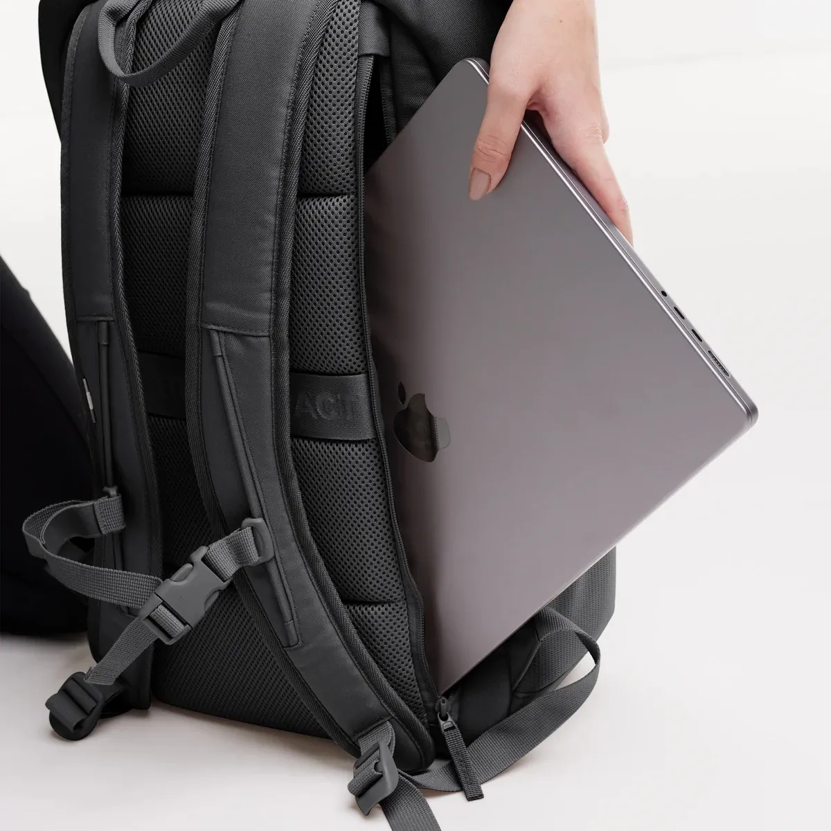 GOT BAG Pro Pack Shark Monochrome – detail view 1 | sustainable | Bag-Age