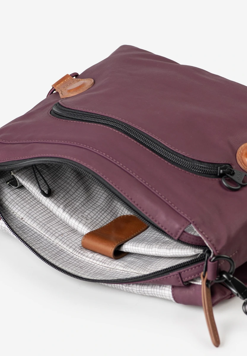 aunts & uncles Sendai Cherry Laquer bag, product image, at Bag-Age Berlin