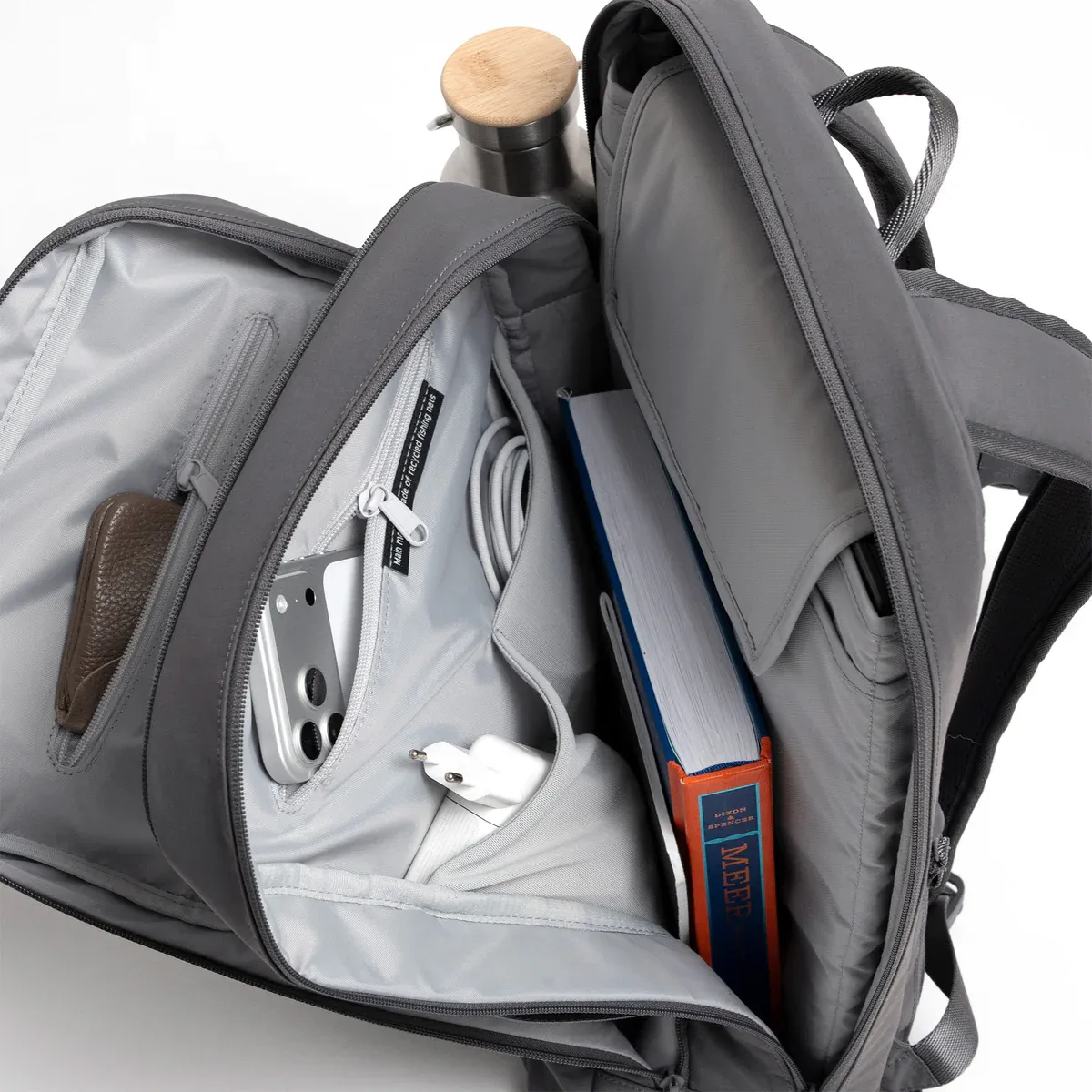 GOT BAG Commuter Pack Shark Monochrome – Seitenansicht 2 | nachhaltig | Bag-Age